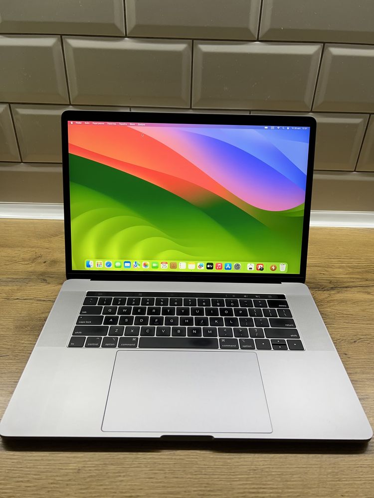 MacBook Pro 15' 2018 A1990 /i7 6-Core/16Gb RAM/ 512Gb SSD/Pro 560X 4Gb