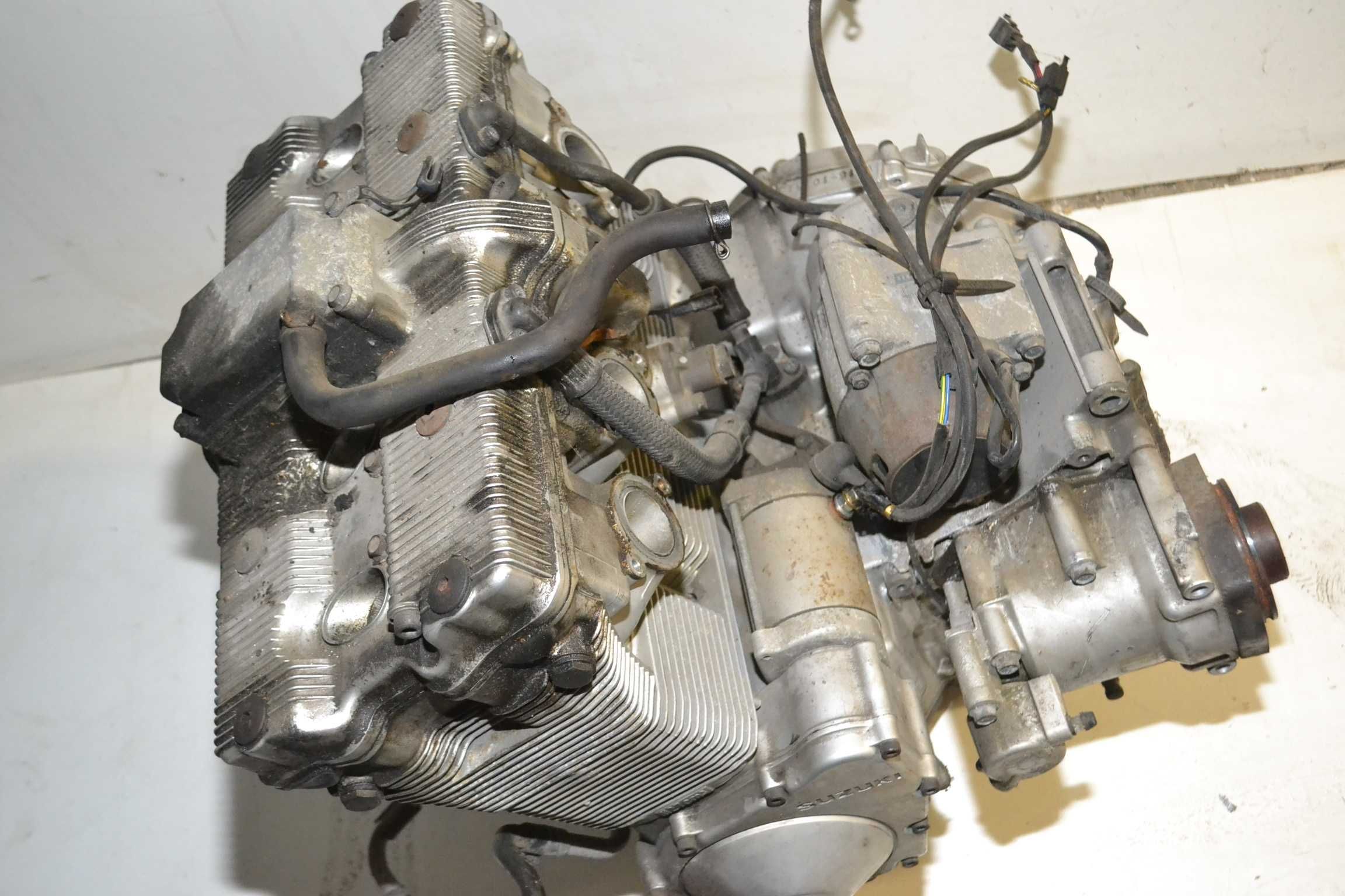 Suzuki gsx 1100 g gsx1100g silnik skrzynia zawieszenie gaźniki
