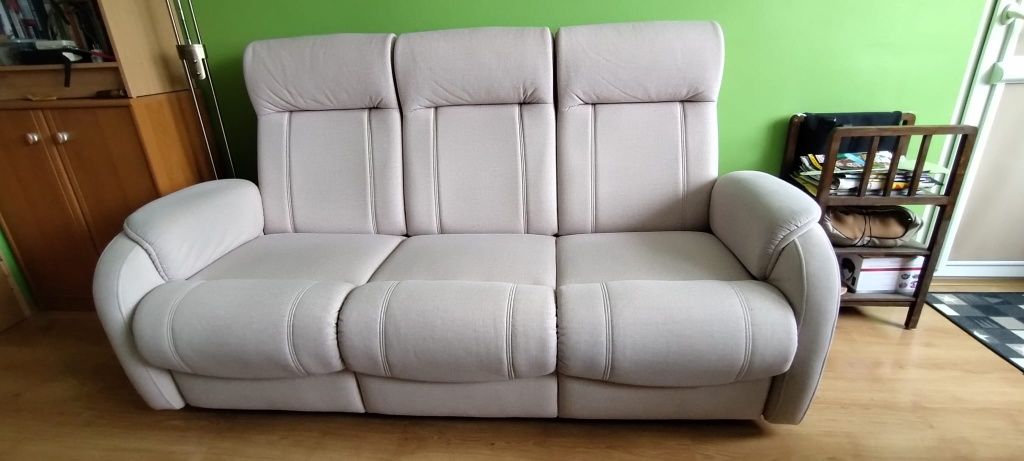 Zestaw wypoczynkowy Agata Meble ROSSO – sofa 3-osobowa + fotel