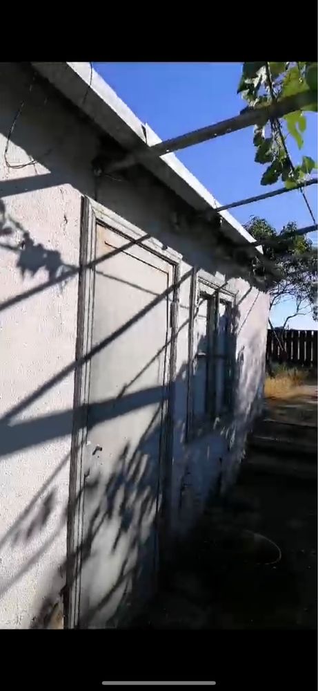 Продам будинок з земельною ділянкою