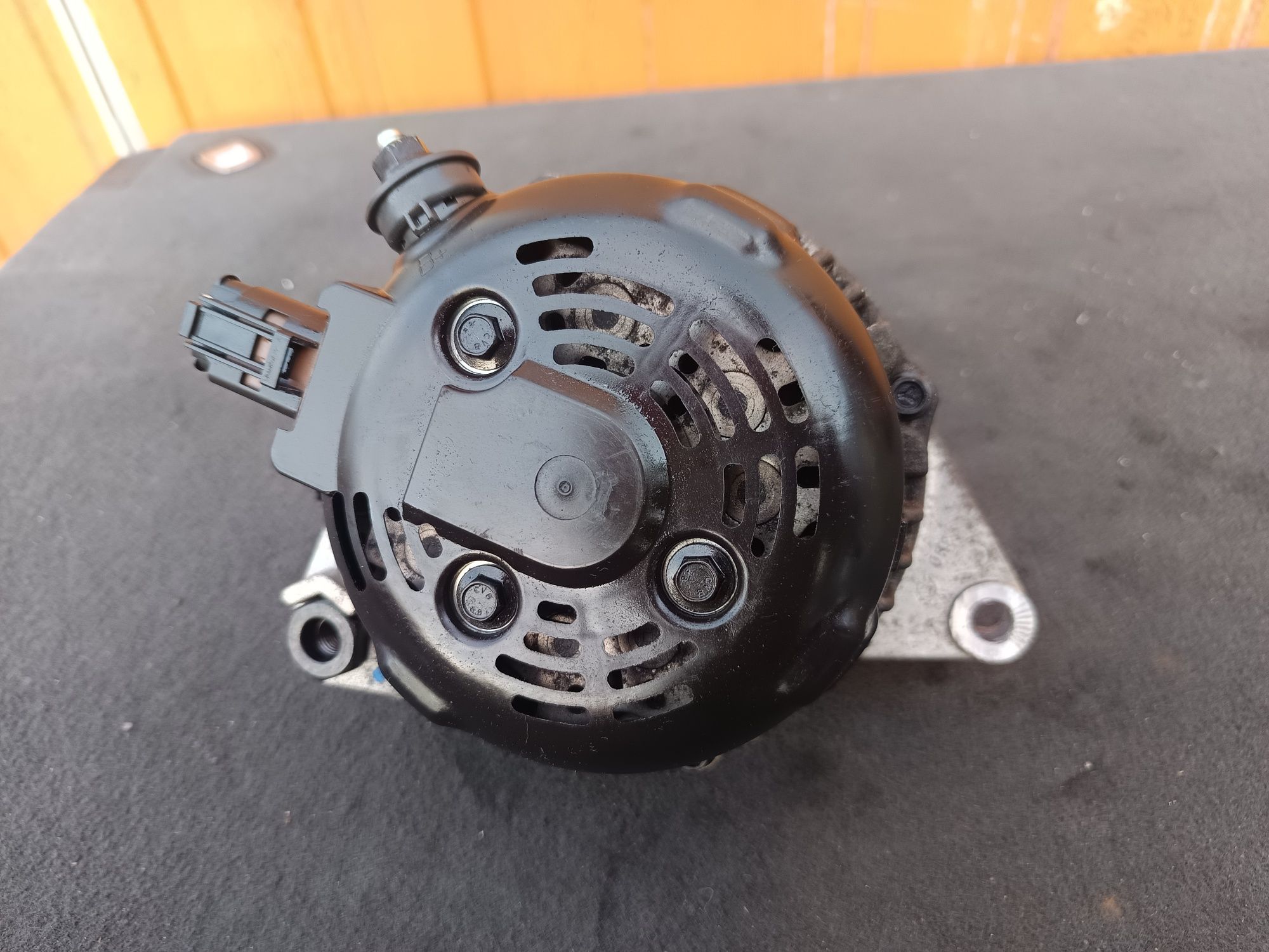 Hyundai Kia Alternator 1.6 1.7 crdi 37300-2A700 F-vat