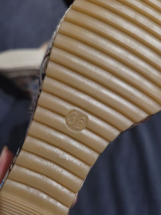 Buty 36 na koturnie z kokardą na lato kolorowe boho