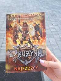 Sprzedam książkę "Drużyna Najeźdźcy" J.Flanagan