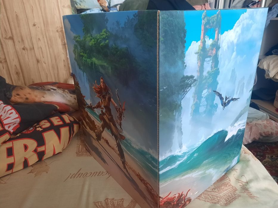 Коробка і арт бук від колекційного видання horizon forbidden west