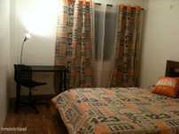 137741 - Quarto com cama de casal em...