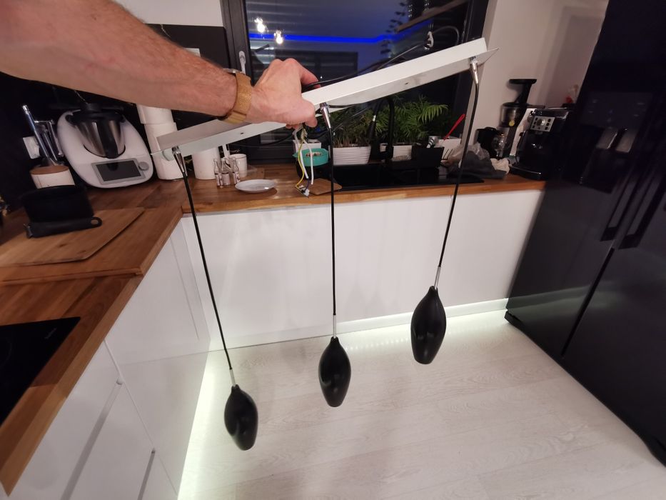 Lampa wisząca sufitowa czarna nowoczesna potrójna szklana E14