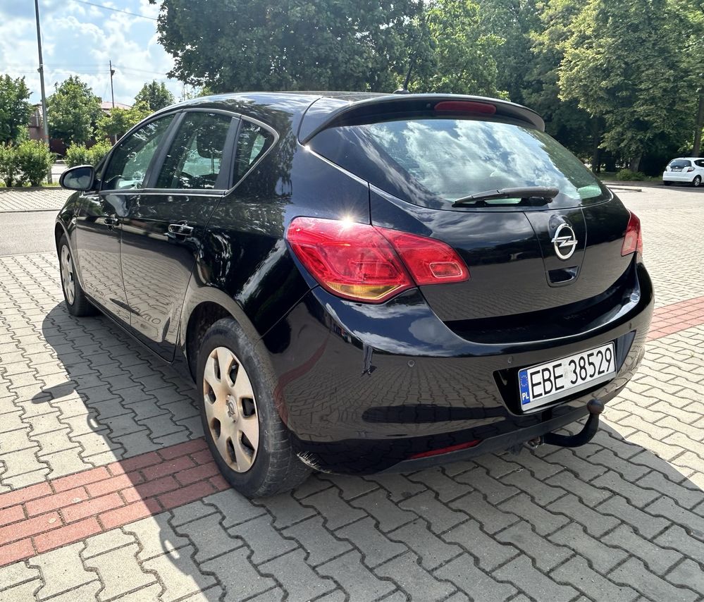 Opel Astra J 1.6 115km LPG