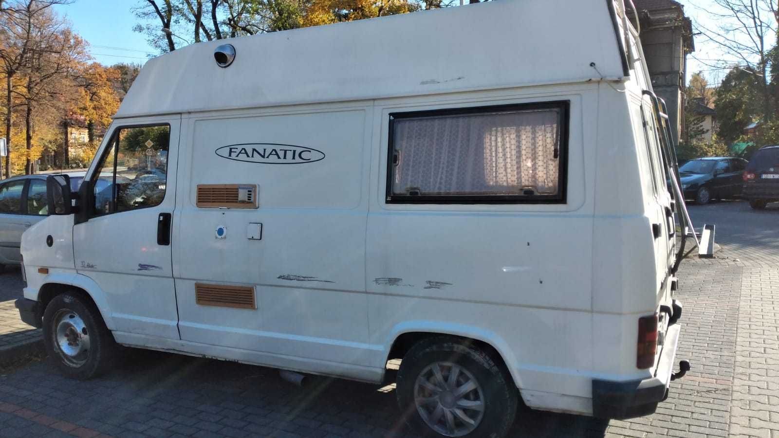 Peugeot J5 kamping