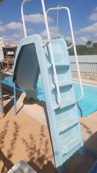 Escorrega de piscina