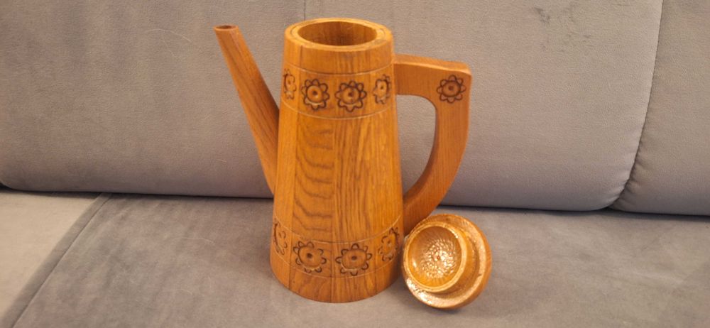 Dzbanek drewniany zdobiony rzeźbiony z ZSRR lata 60-70 te z pokrywką