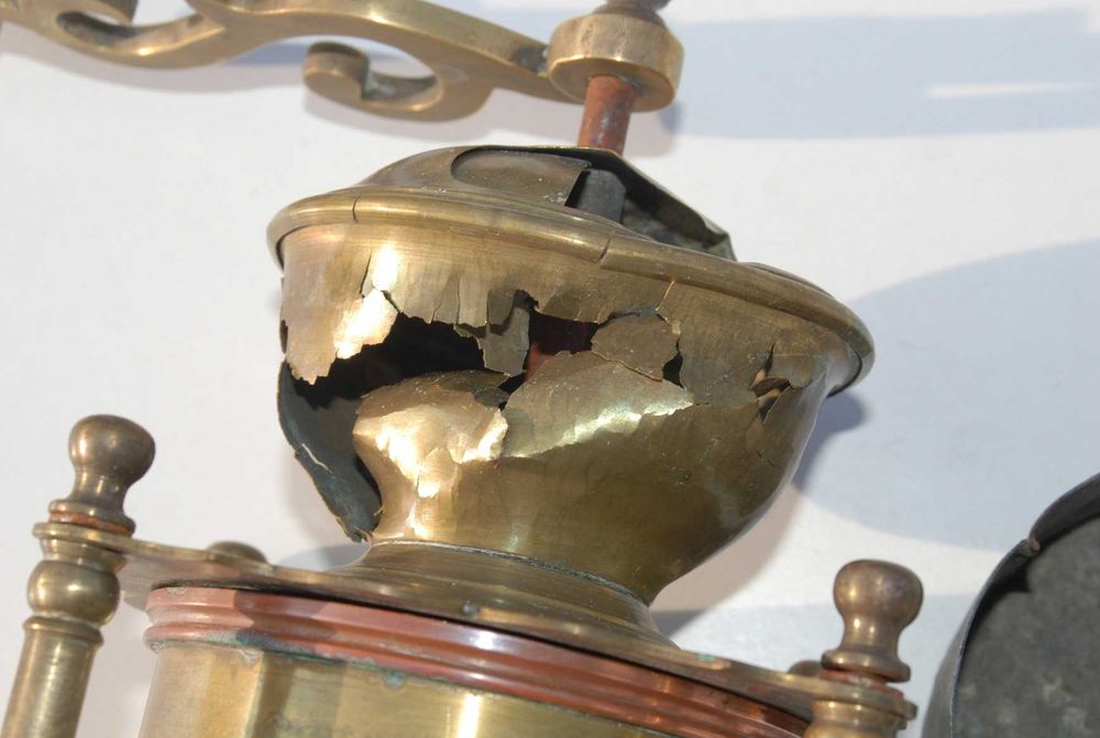 Stary młynek mosiężny Aet Deco antyk 20/30 lata