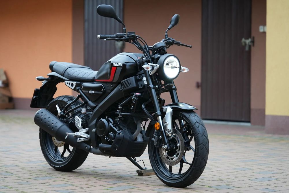 Yamaha XSR Yamaha XSR 125 15KM kat. A1 B 11830 km bezwypadkowy oryg. lakier
