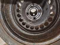 4 sztuki Felgi stalowe Opel Corsa 15" z oponami zimowymi