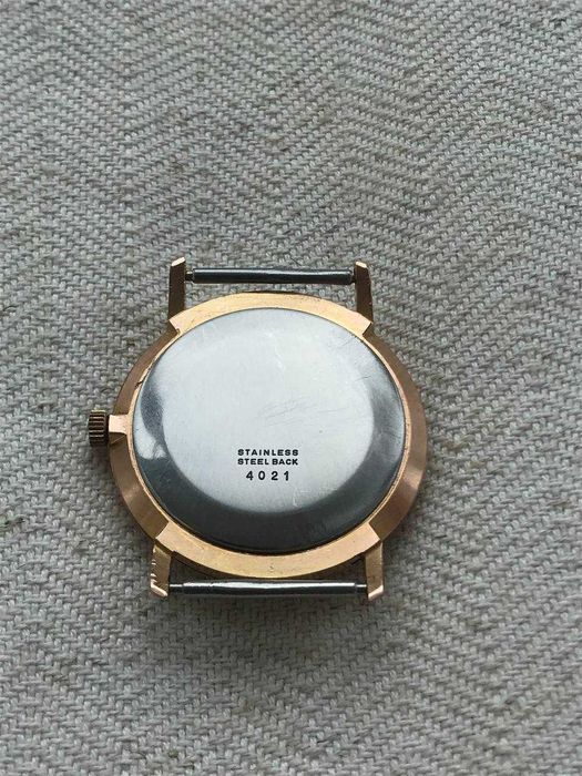 Швейцарские позолоченные часы