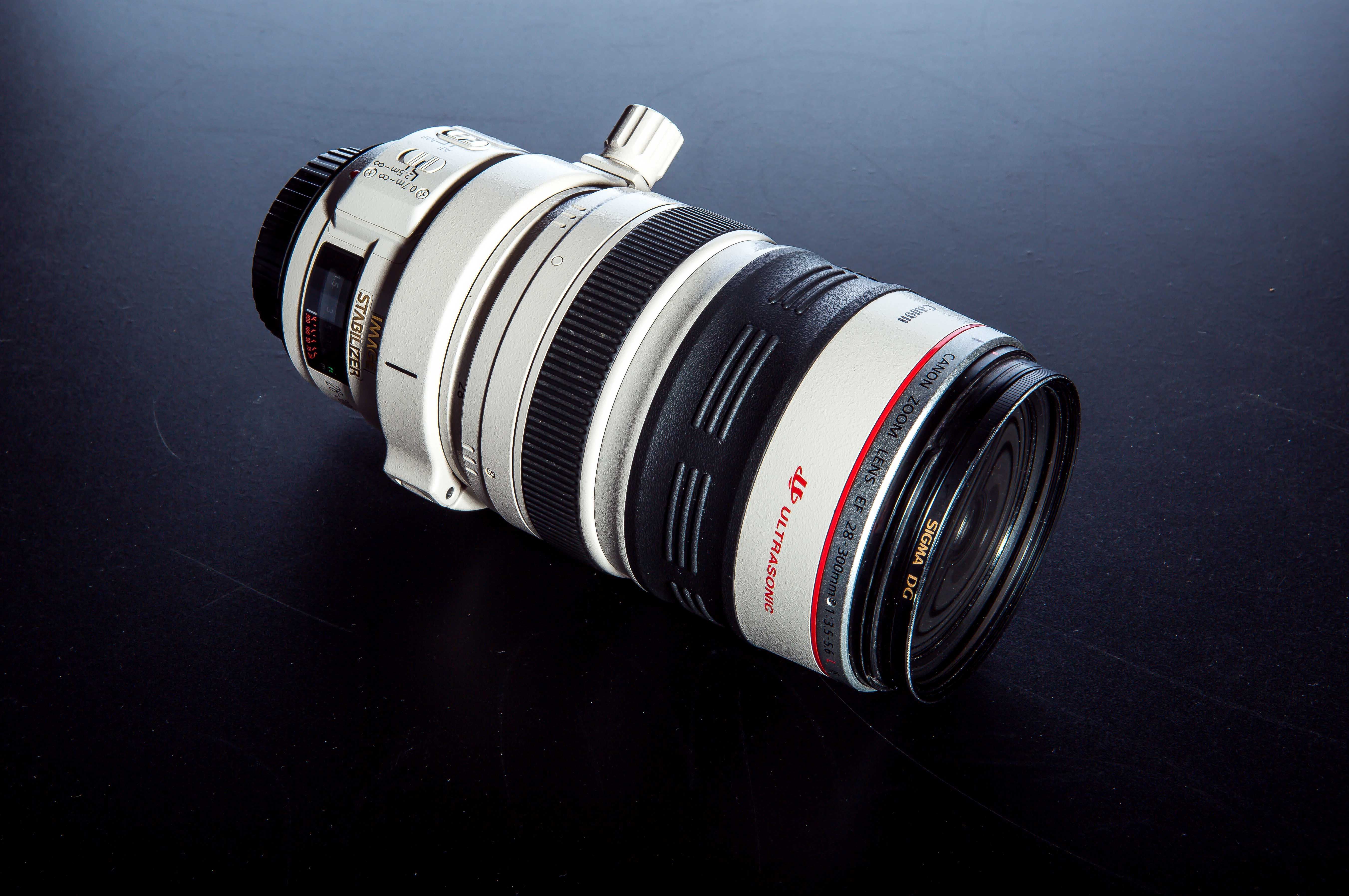 Продам объектив Canon EF 28-300mm f/3.5-5.6L IS USM (EU)