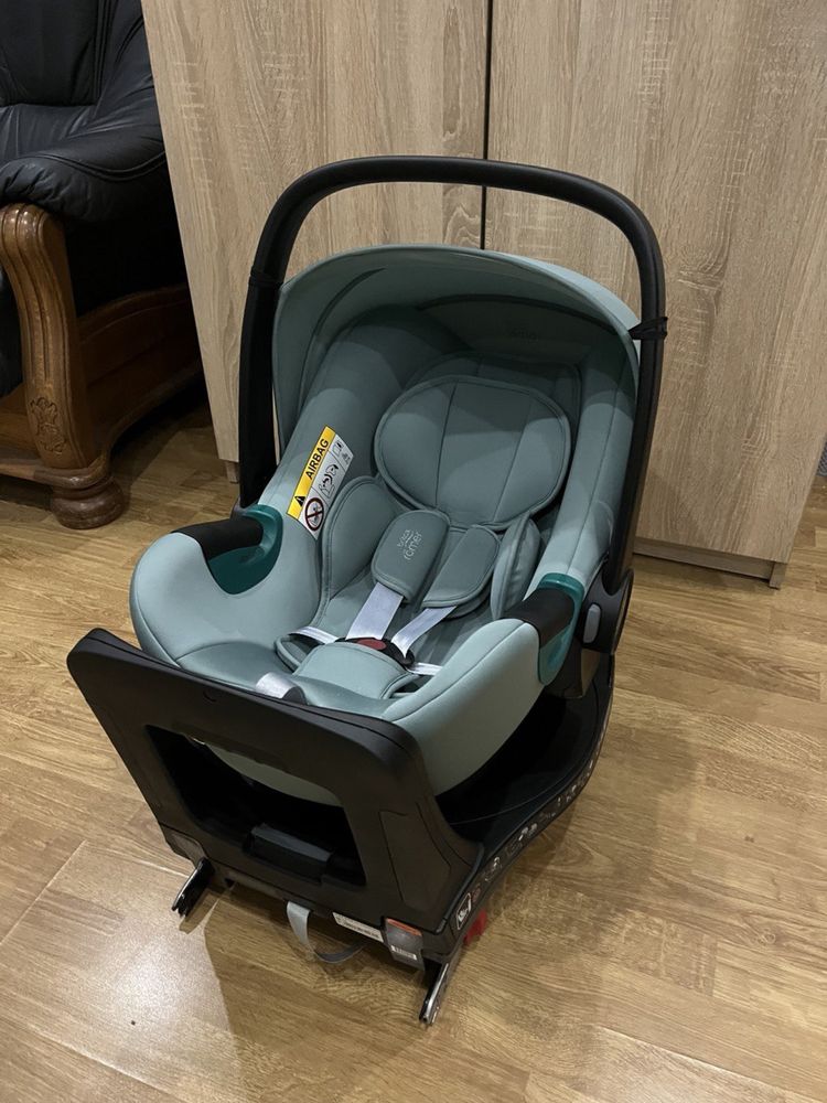 Fotelik Britax Römer Baby Safe 3 I-Size z bazą isofix 0-13 kg