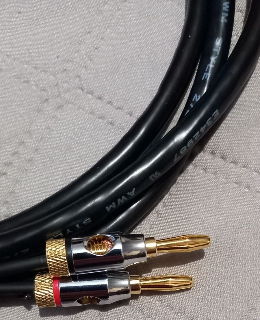 Kabel głośnikowy z pozłacanymi wtykami bananowymi