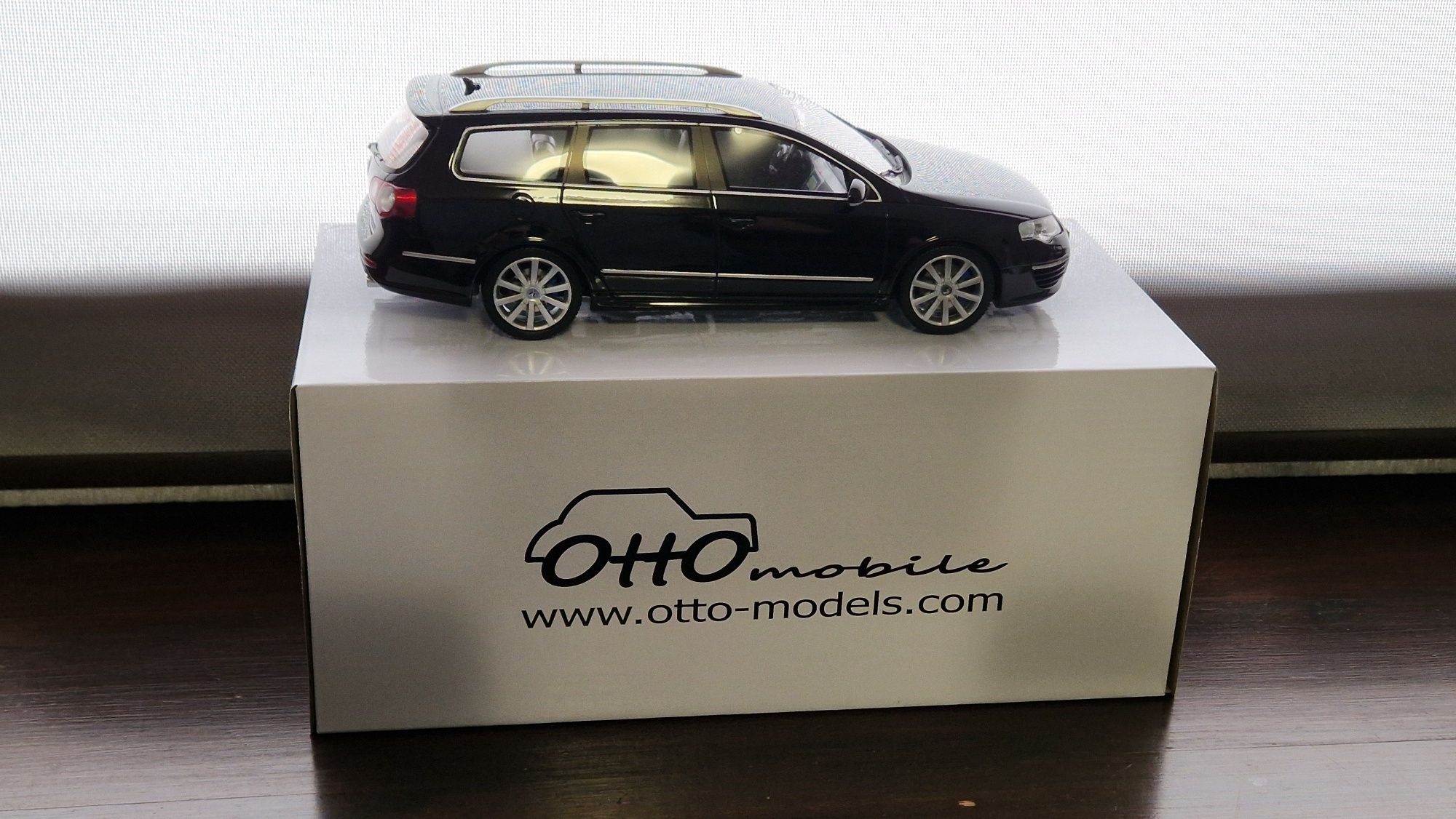 Model Otto 1:18 Volkswagen Passat R36