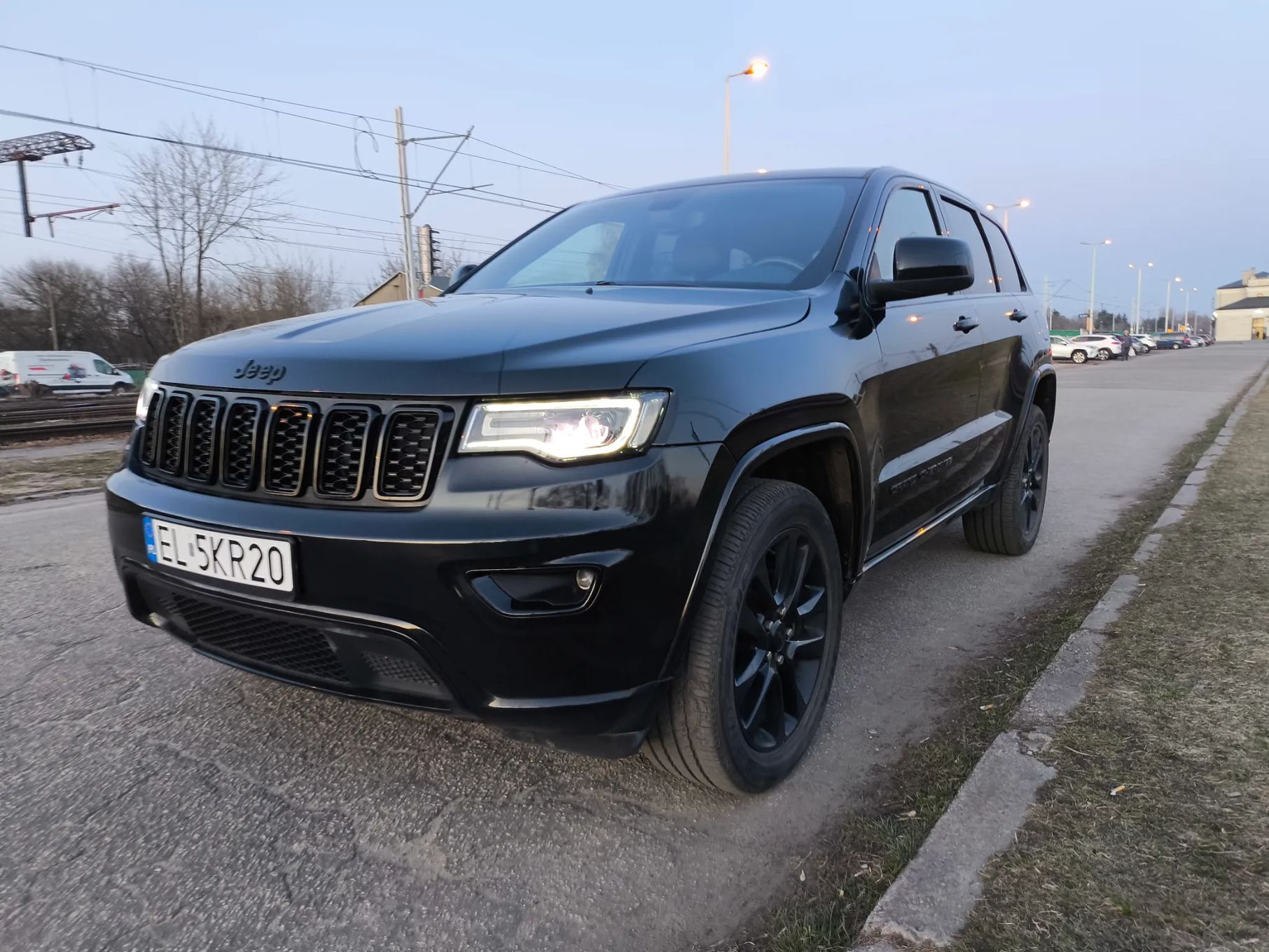 Jeep Grand Cherokee Grand Cherokee Altitude Black Edition 3,6 napęd 4x4