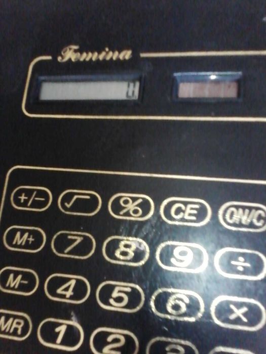 Pasta em pele com calculadora e arquivo de cartões tamanho A4.