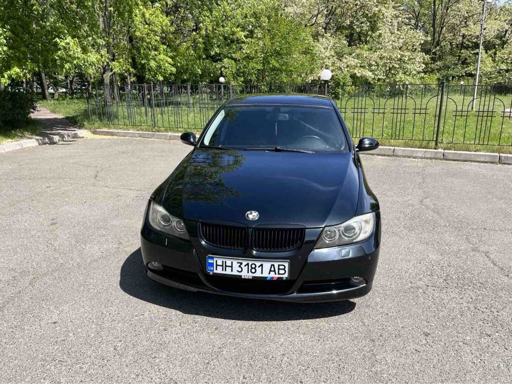 BMW 3 e90 2л бензин автомат седан