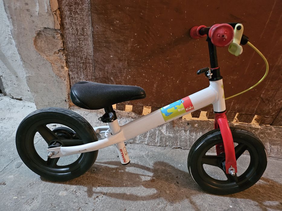 Rower biegowy dla dziecka.