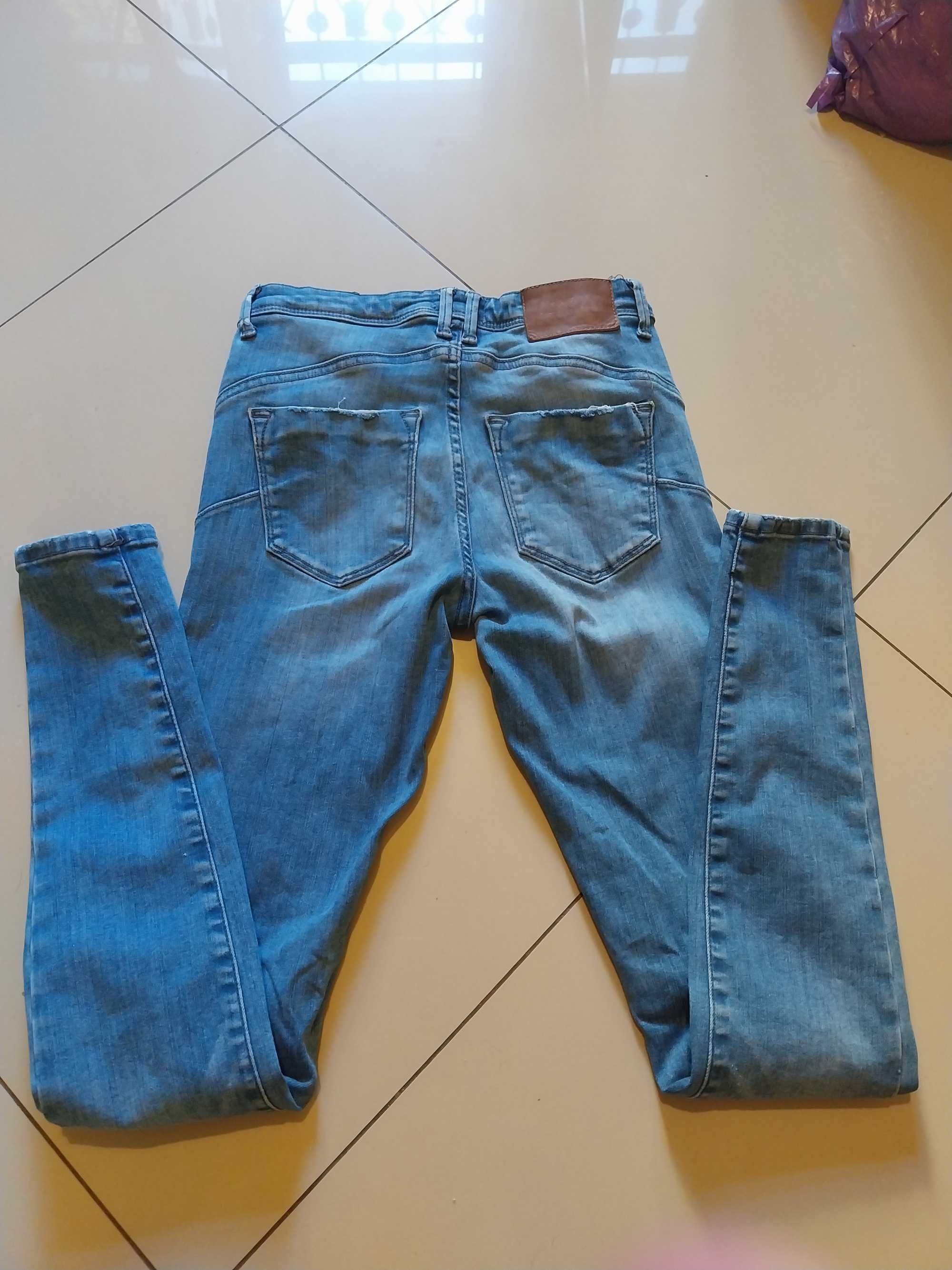 Spodnie damskie jeansowe ONLY S