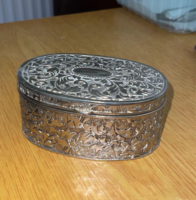 Шкатулка для украшений