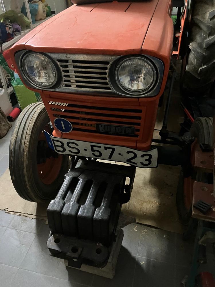 Tractor kubota poucas horas de uso