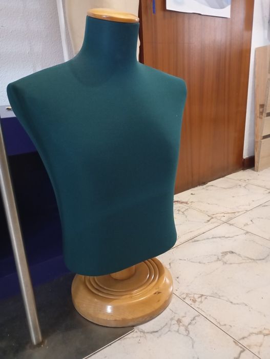 Manequins para loja de roupa