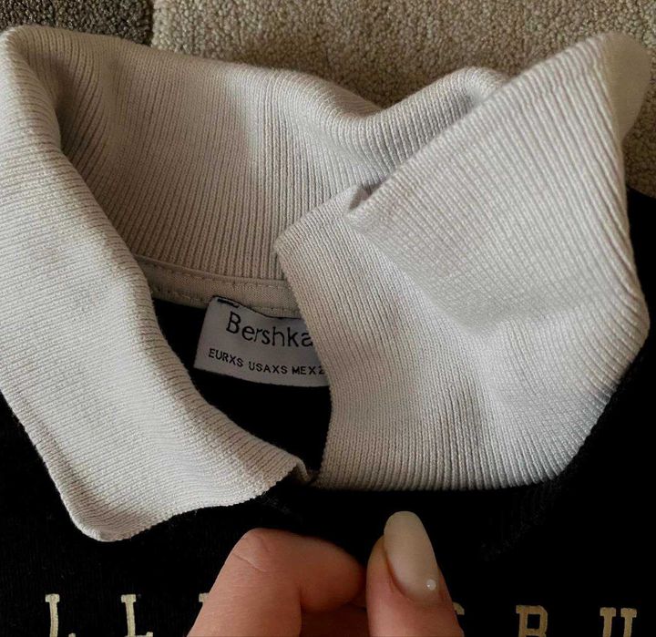 Теплий oversize світшот Bershka . Нова колекція