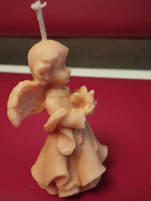 Свеча ангел з голубом в отличном состоянии стоит 75гр новая пишите уп