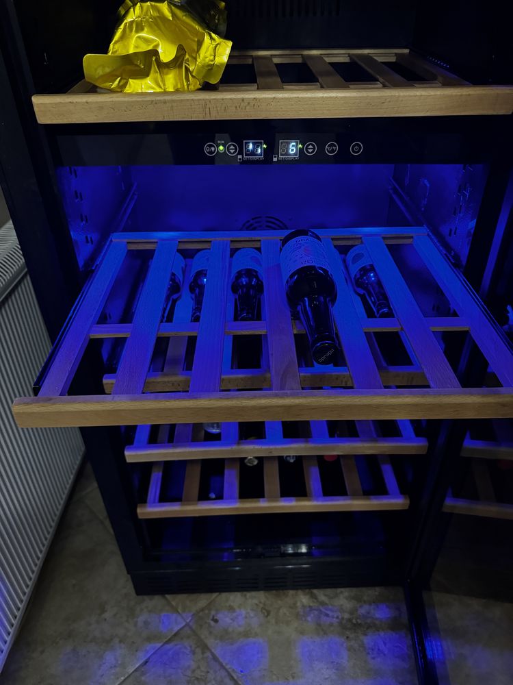 Винна шафа холодильник для алкоголю