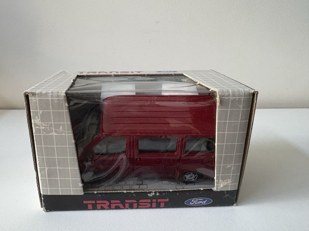 Model Ford Transit 1:35 Schabak (gama schuco)