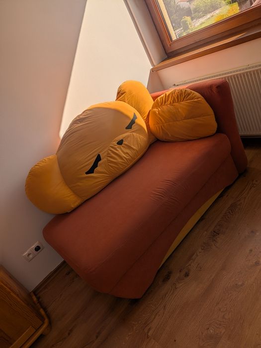 Sofa dziecięca z pojemnikiem na pościel