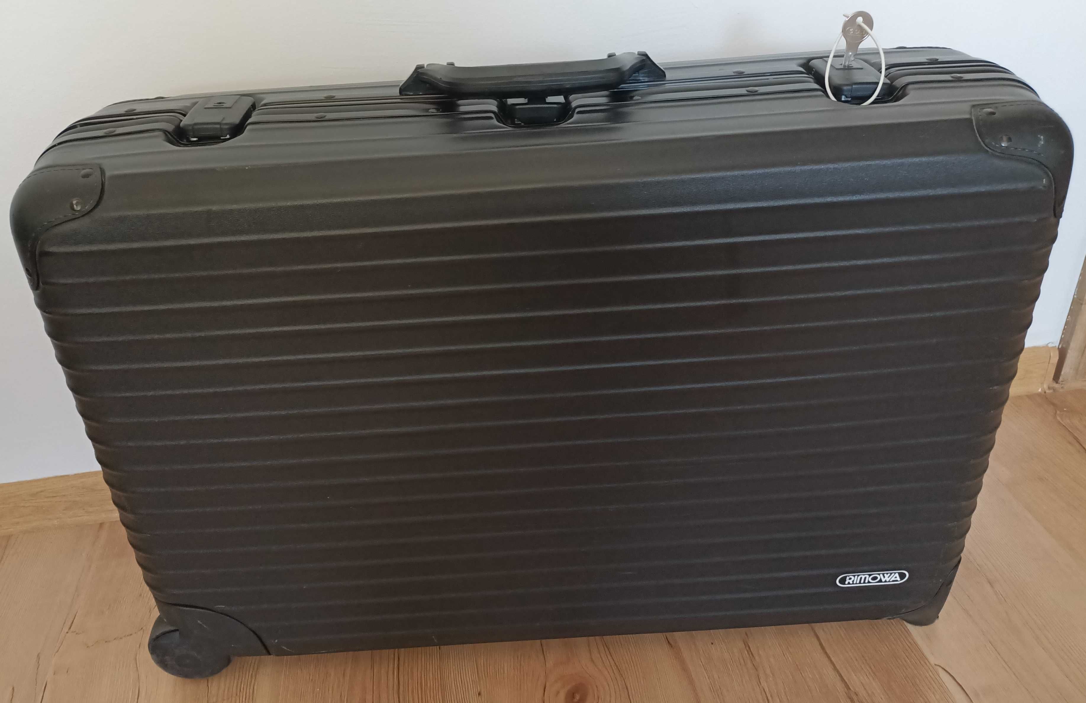 Rimowa - walizka szyfr kółka