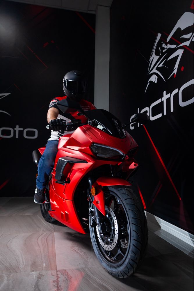 Електромотоцикл Ducati Panigale.  Ланцюг 3000Вт