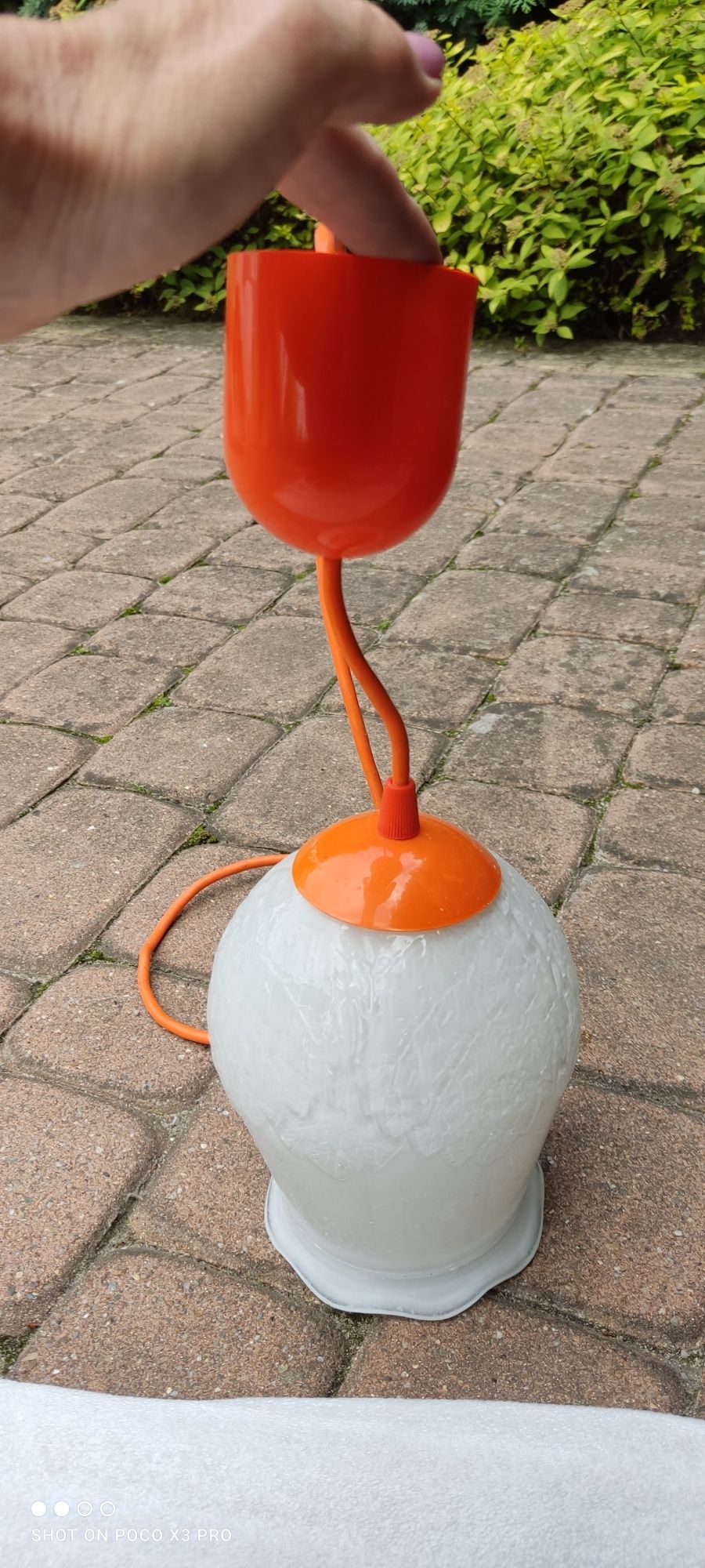 Żyrandol 1 klosz długi kabel