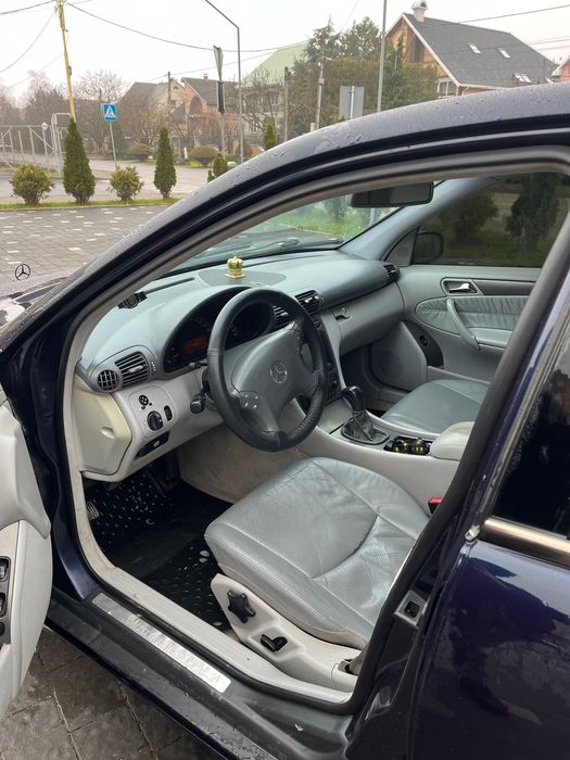 Mercedes C 200 2001 рік випуску 2 л.бензин