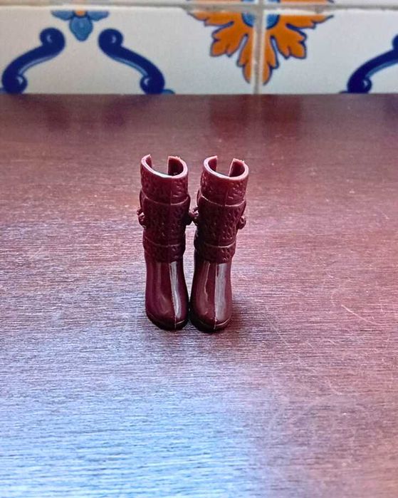 Botas Castanhas para Boneca – Quase Novas