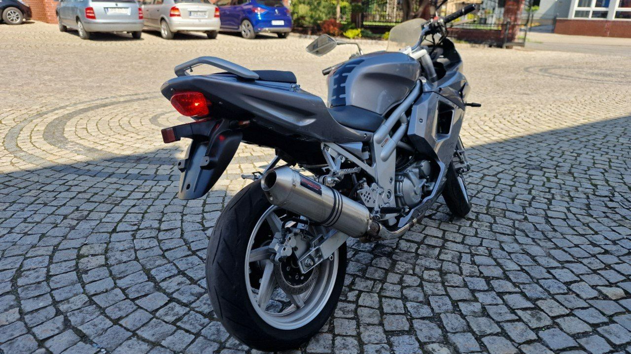 Hyosung GT Hyosung GT 650, 2008 rok Hyosung GT 650R Commet , 2008 rok