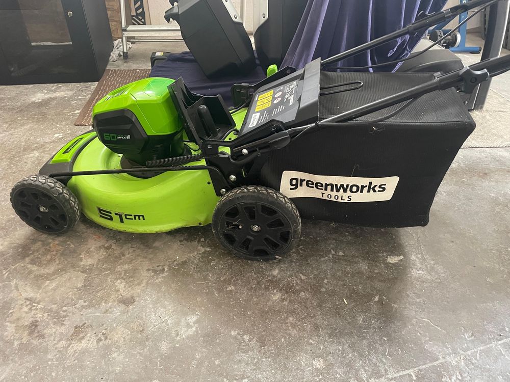 Corta relva Greenworks 60V 51cm