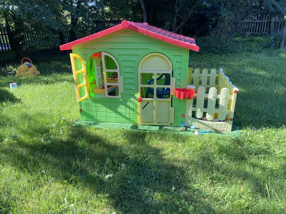 Domek ogrodowy dla dzieci firmy Mochtoys