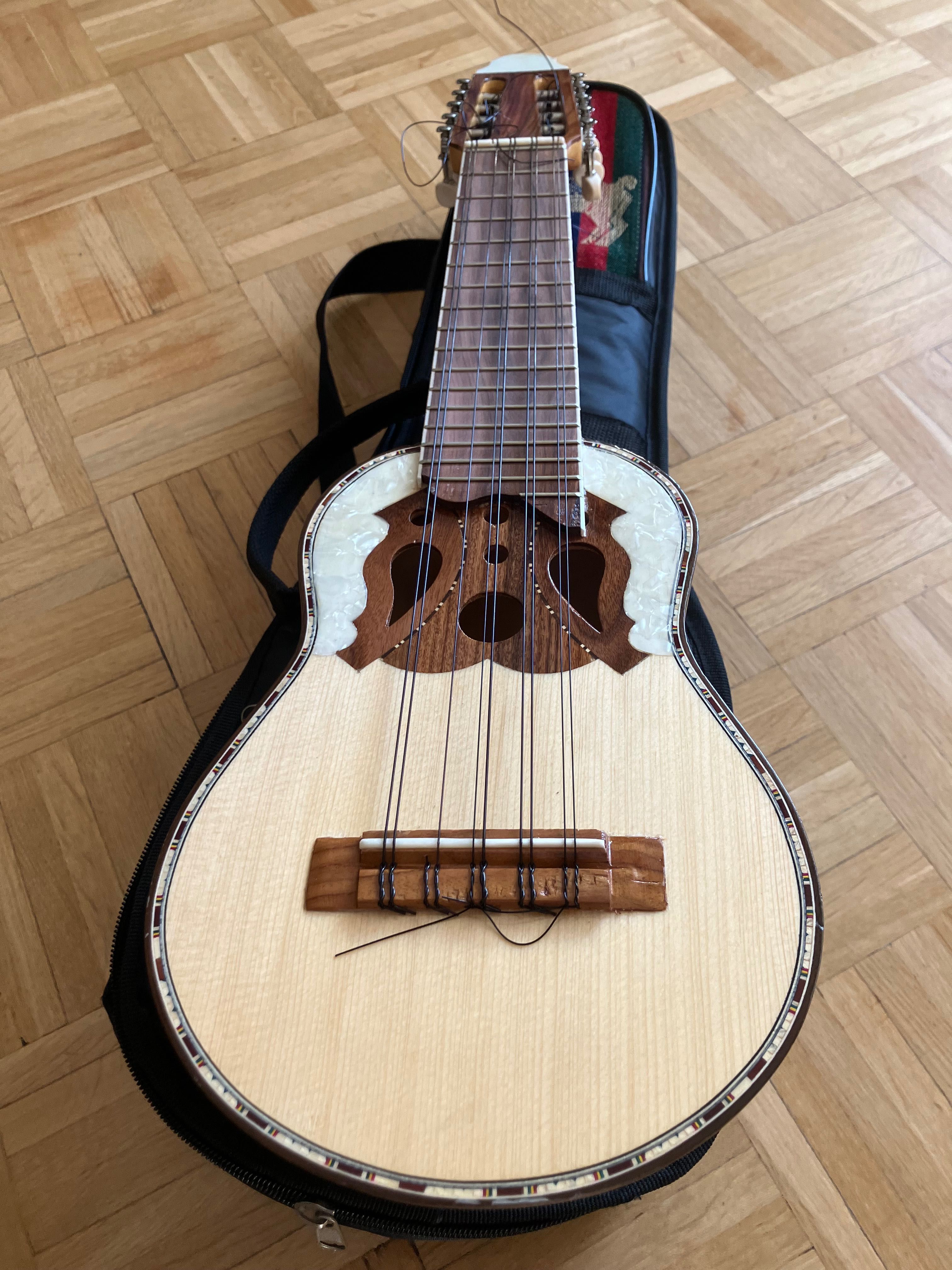 CHARANGO - Andyjski instrument, ręcznie rzeźbione. Nowe