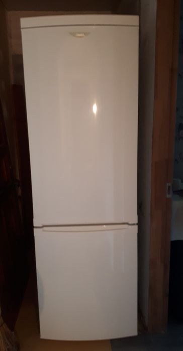 Холодильник Indesit