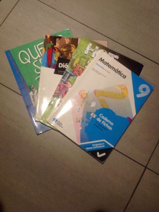 Livro de Moral 9°ano ("Quero ser!") + C.A de matemática, inglês e pt