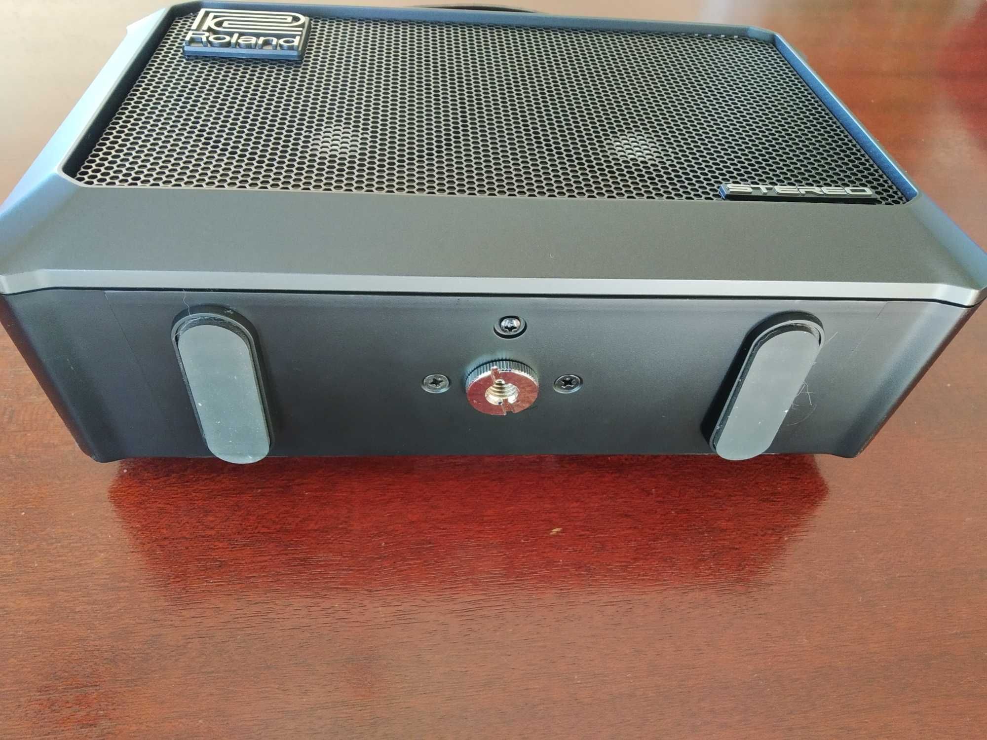 Coluna Roland MOBILE CUBE  Amplificada STEREO + Mixer
