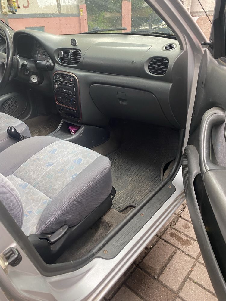 Hyundai accent 1,3 бензин