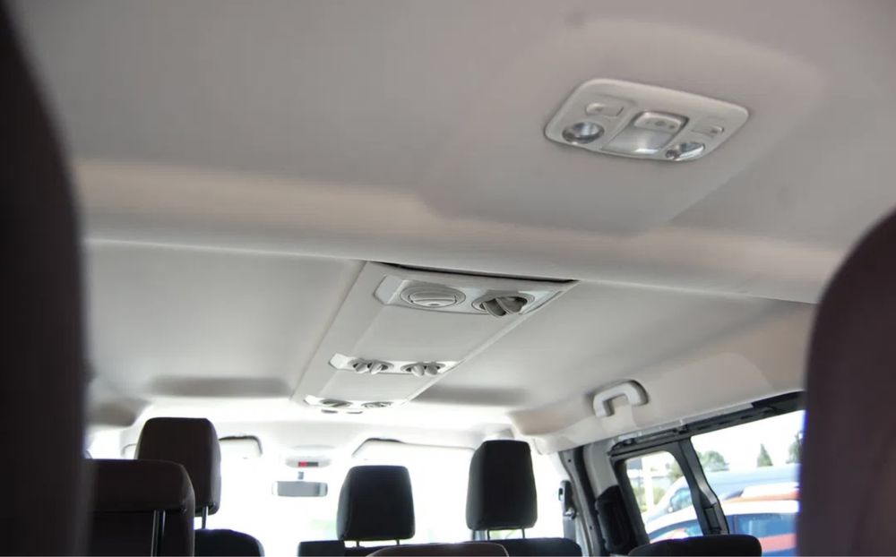 Wypożyczalnia samochodów transport wynajem busa toyota proace long