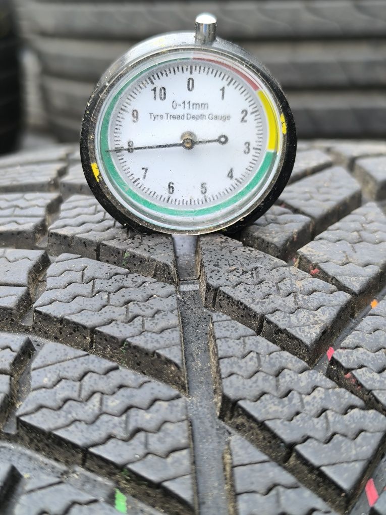 *opona Bridgestone blizzak Lm005 255/50/19 pojedynka